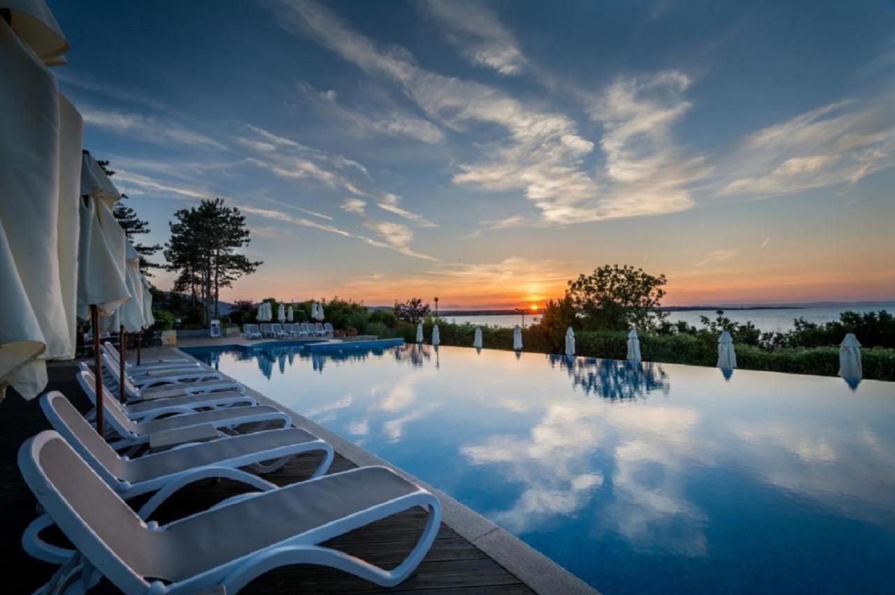 Eve Santa Marina Apartments II - Sea, Pools, Relax Sozopol Exterior photo